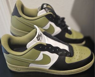 Nike Army Green Size 13