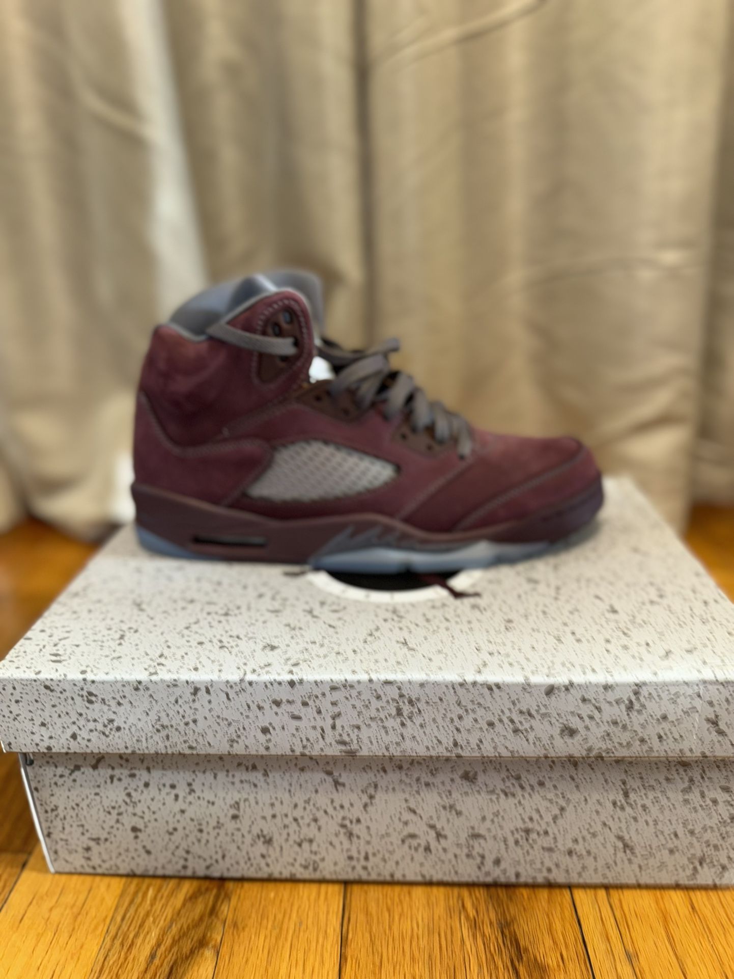 Jordan 5 Retro Burgundy 