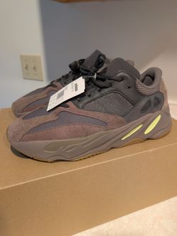 Adidas Yeezy Boost 700 "Mauve"