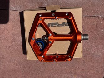 Ozy Trail Pedals Orange New