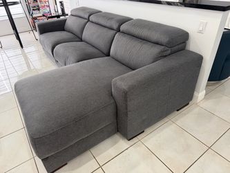 Nevio Sectional Sofa with power recliner