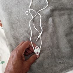 Selling My " Beat's By Dre " Ear Buds In Mint Condition .....!