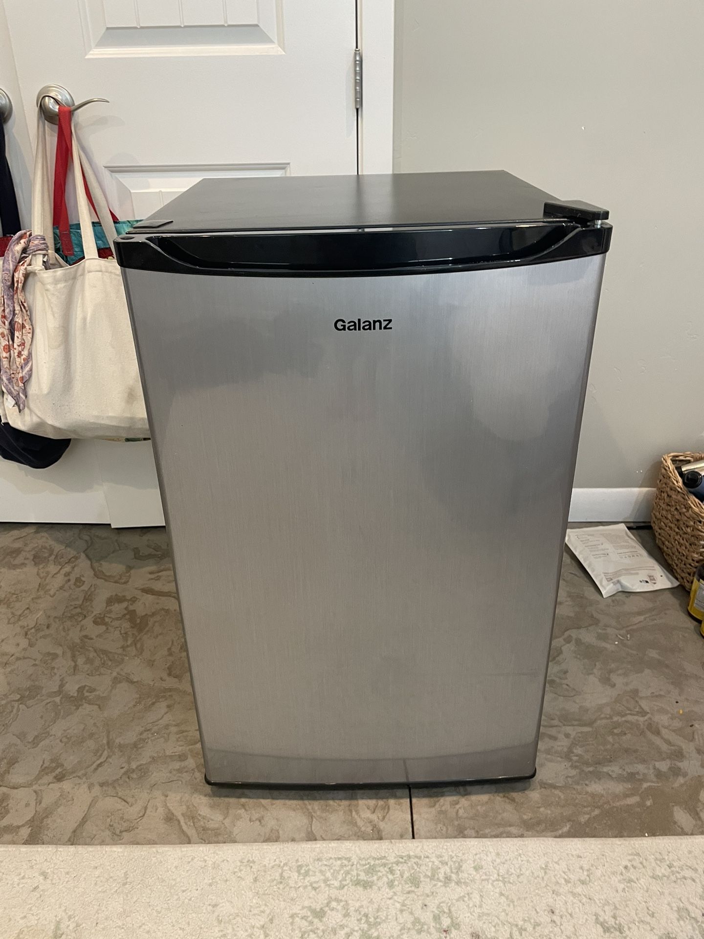 Galanz Mini Fridge
