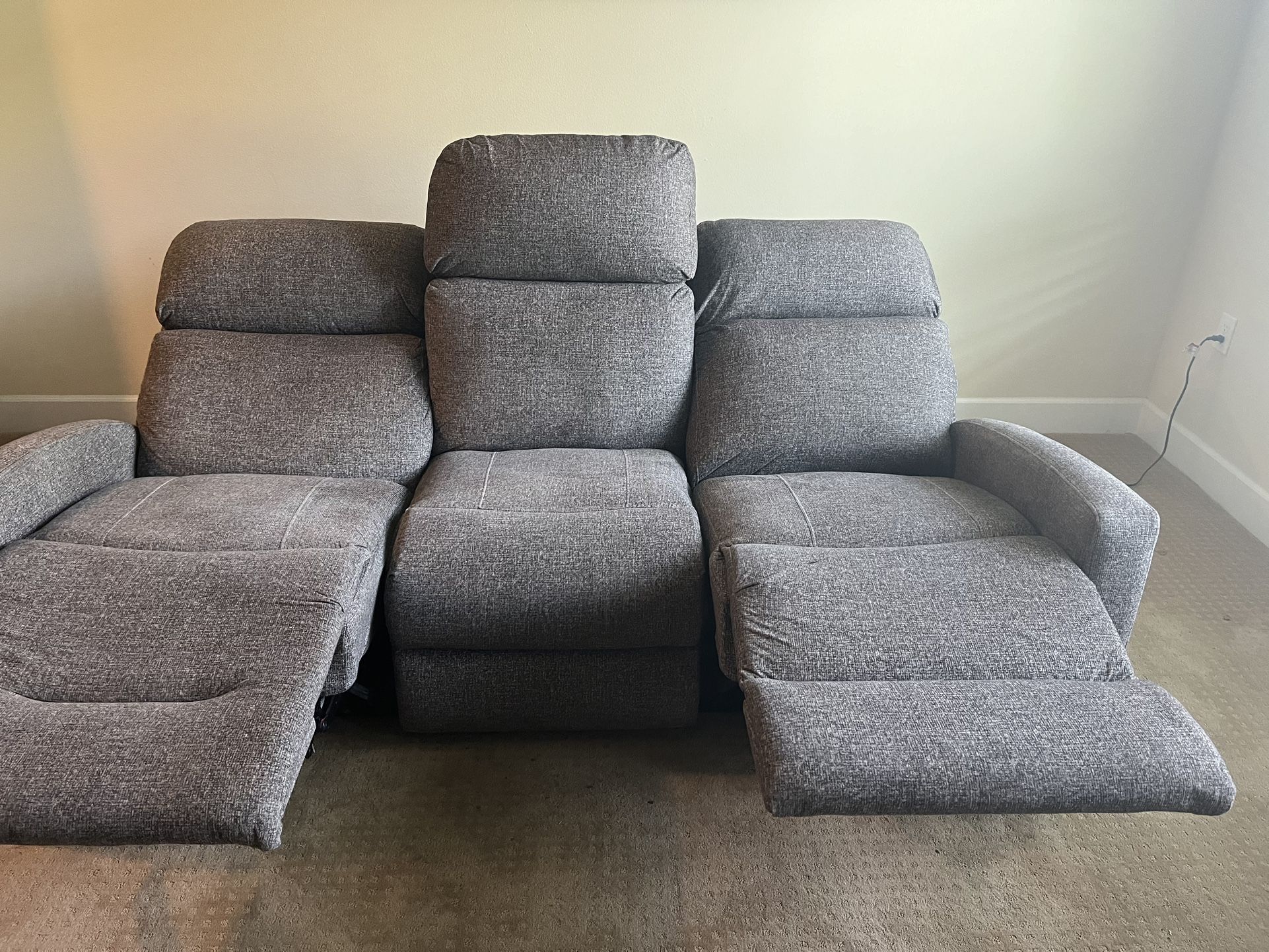 Stanton 823 Recliner Sofa