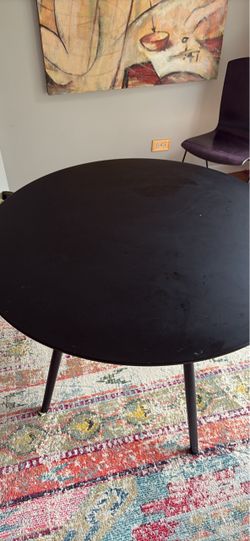40” Round Black Table