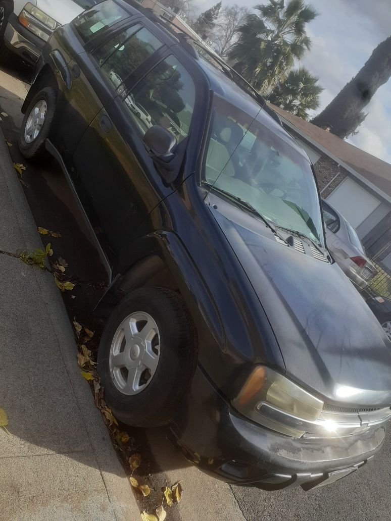 2002 chevy trailblazer lt PARTS CAR