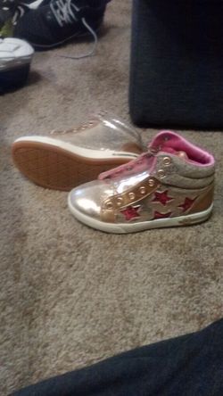 Girls shoes