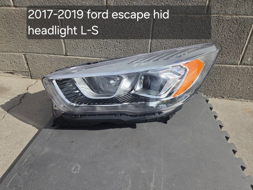 2017-2019 Ford Escape Headlight 