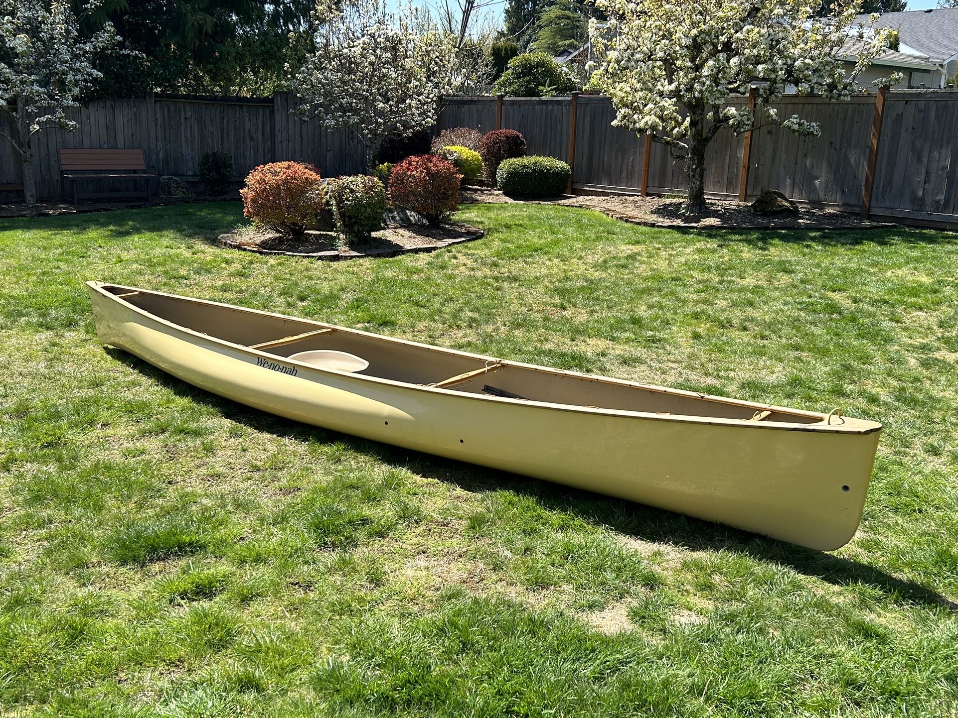 Wenonah Encounter 17' Tuf-weave Flex-Core Canoe with Wood Trim