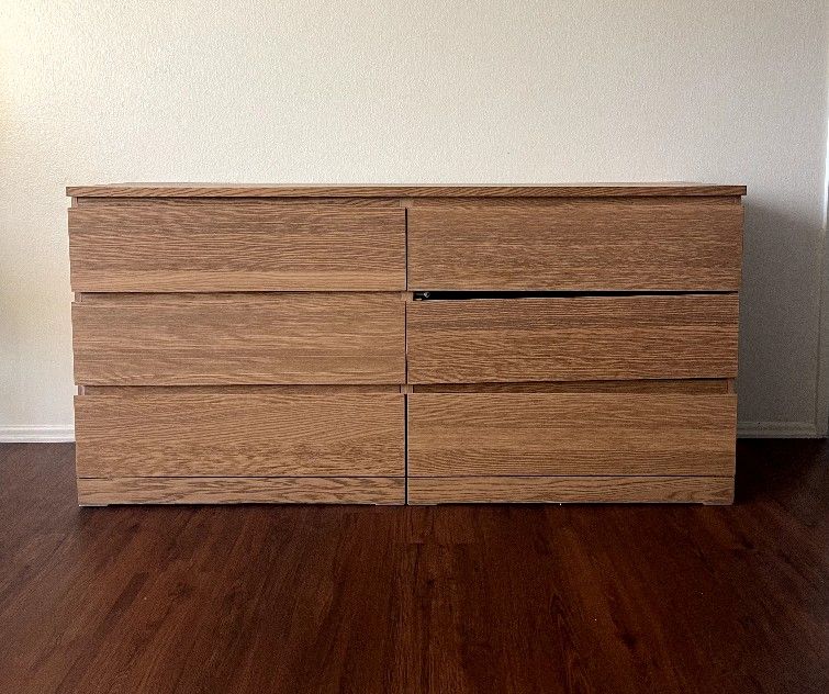 6 Drawer Wood Colored Dresser