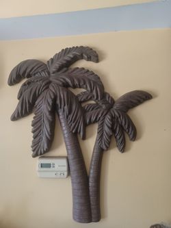 HOME DECOR WALL ART 3 FEET IN HEIGHT $60 FINAL PRICE READ DESCRIPTION