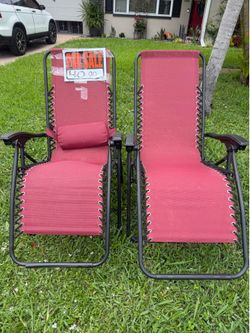 Outdoor burgundy recliners