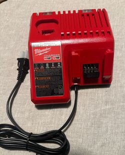 Milwaukee m18 # m12 dual charger