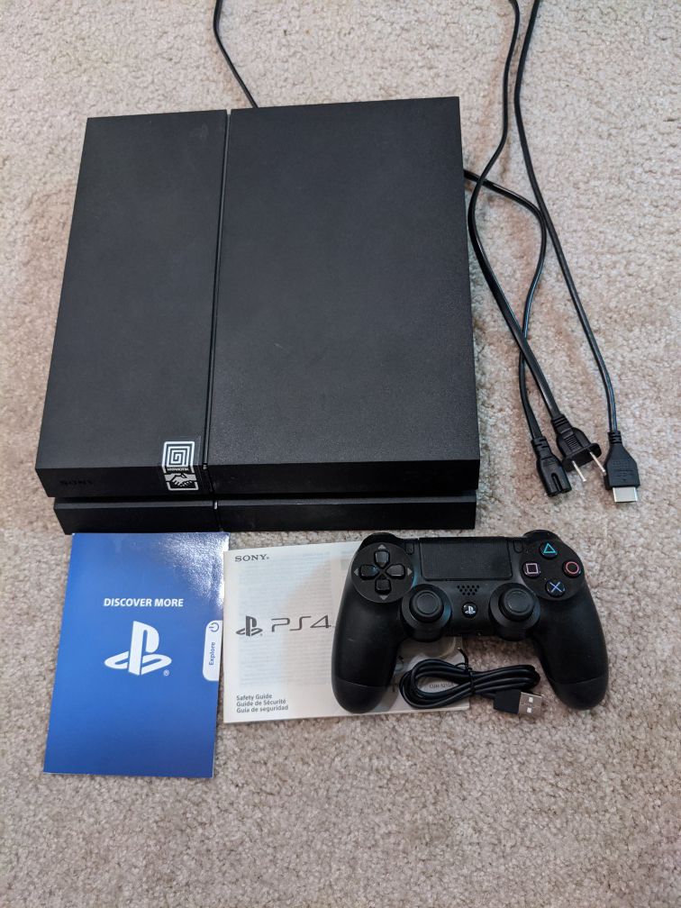 PlayStation 4 (PS4) - 500 GB