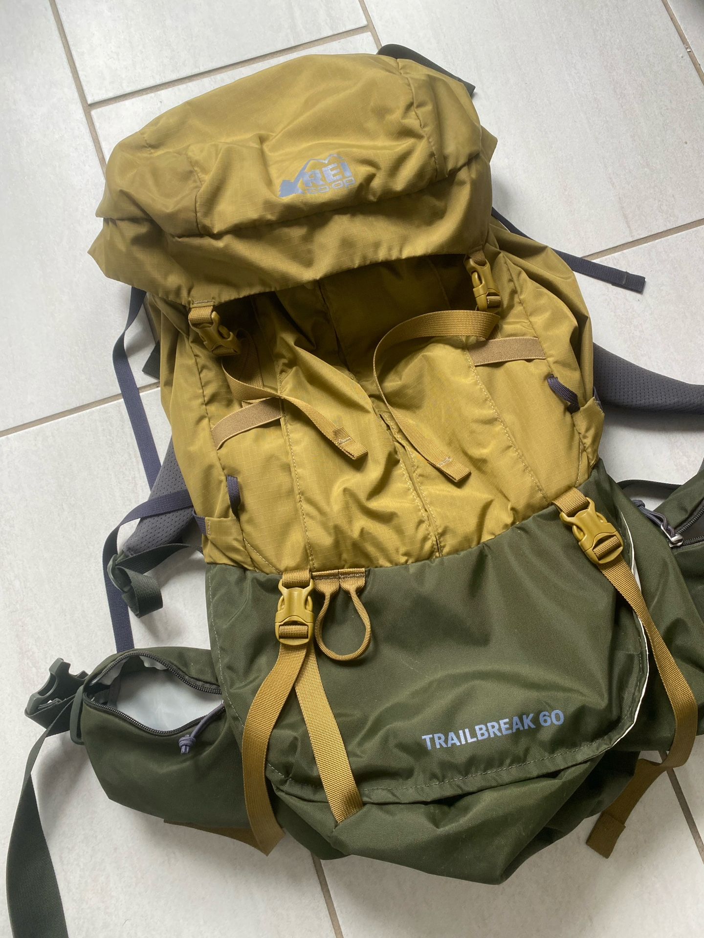 REI Trailbreak 60 women’s Backpack