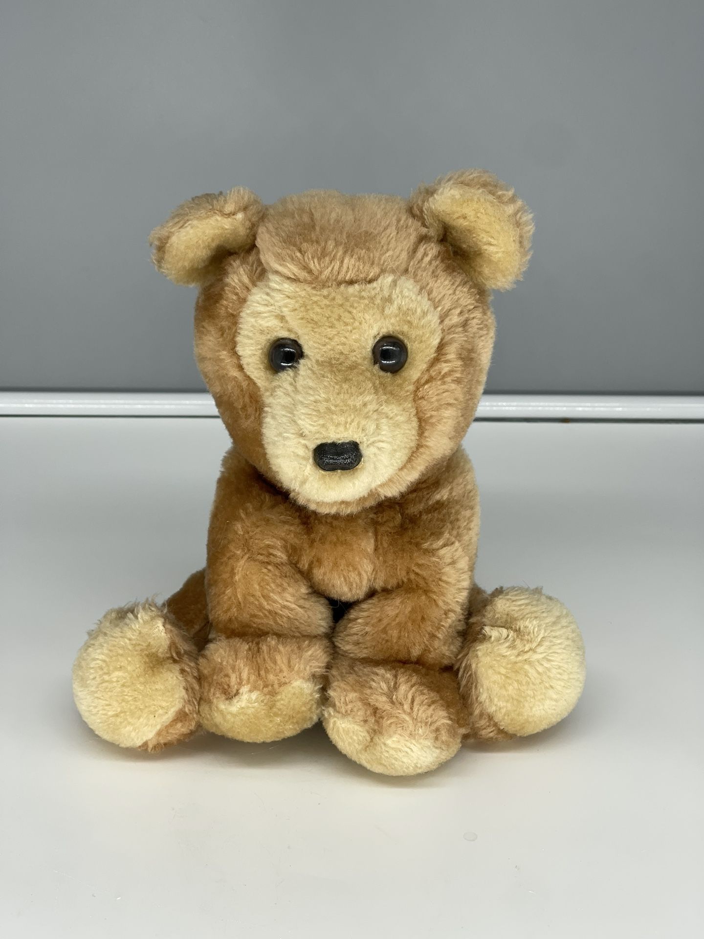 Vintage 1976 R. Dakin & Co. 9" Teddy Bear Ground Nutshell Filled Plush Korea