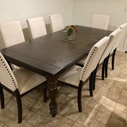 Kitchen Table/Chairs Set