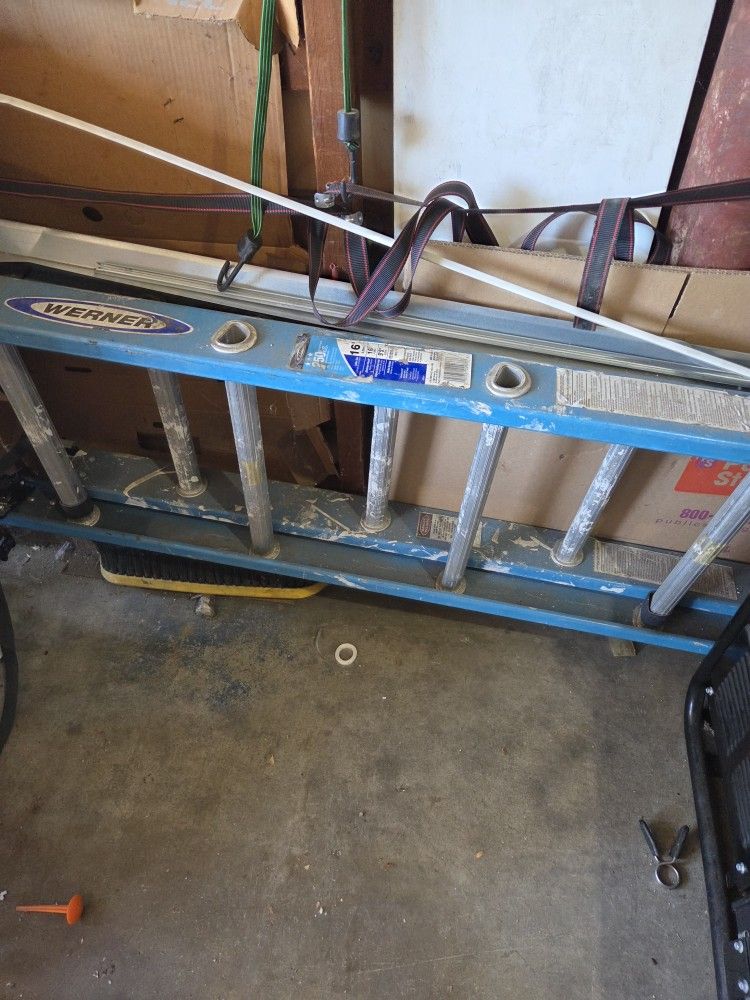 16 Foot Fiberglass Ladder