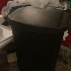 Kitchen trashcan