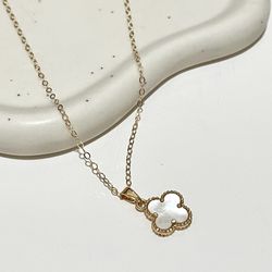 Elegant 14K Gold Filled Necklace Four Leaf Clover pendent Handmade Jewelry