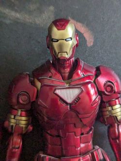 Sentinel Armor Up Iron Man