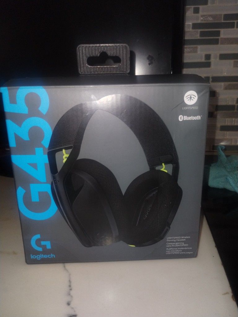 Logitech G435 Wireless Gaming Headset