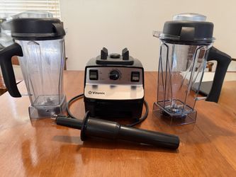 Vitamix 5200 Professional Blender + 2 x 64oz Containers + Tamper