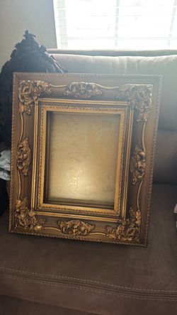 INDOOR GARAGE SALE FROM 9/1 thru 9/5