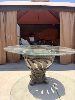 Round glass table