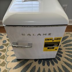 Galanz Retro Mini Fridge