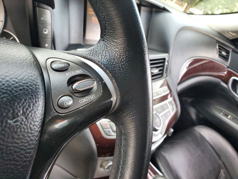 2012 INFINITI M37