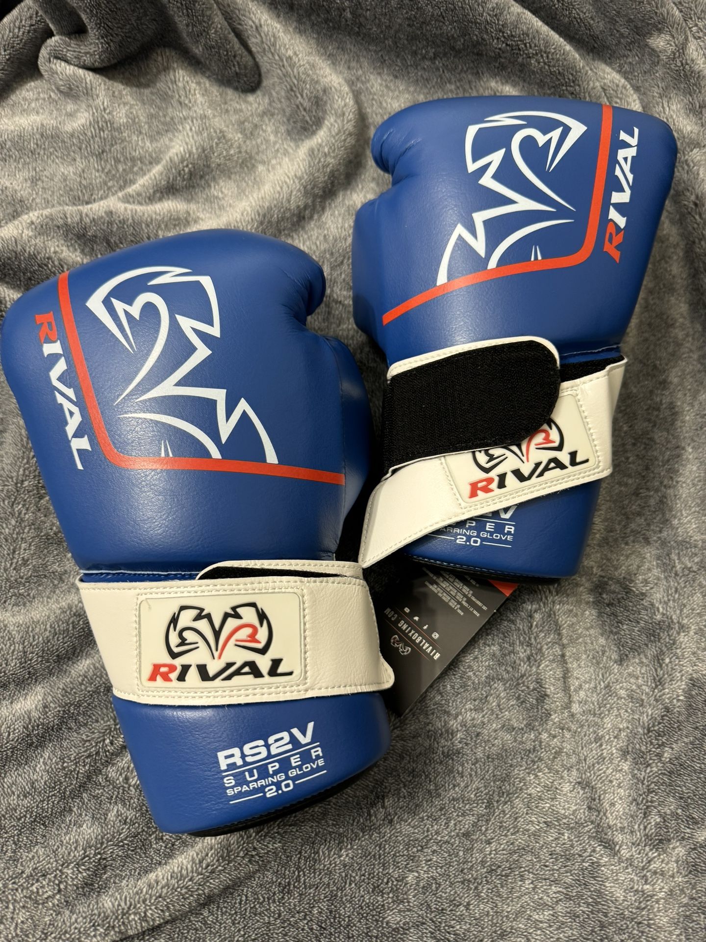 New Boxing Gloves  .. RS2V Super Sparring Glove 2.0