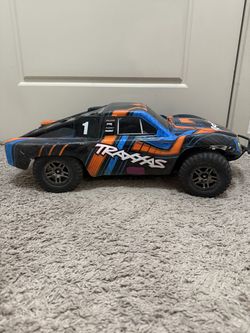 Traxxas Slash 4x4 Brushless RC Truck + 2 Batteries + Charger + Tools