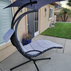 Weightless Lounge Chair