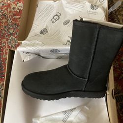 BRAND NEW UGG BOOTS