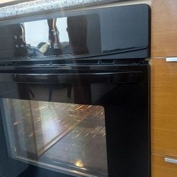 KENMORE 30 INCH WALL OVEN, ELECTRIC, BLACK GLASS WITH STAINLESS STEEL RACKS