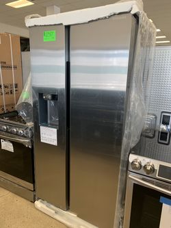 New  Samsung 36”Side By Side Door Refrigerator Stainless Steel 