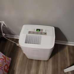 Hi sense 35 Pint Dehumidifier