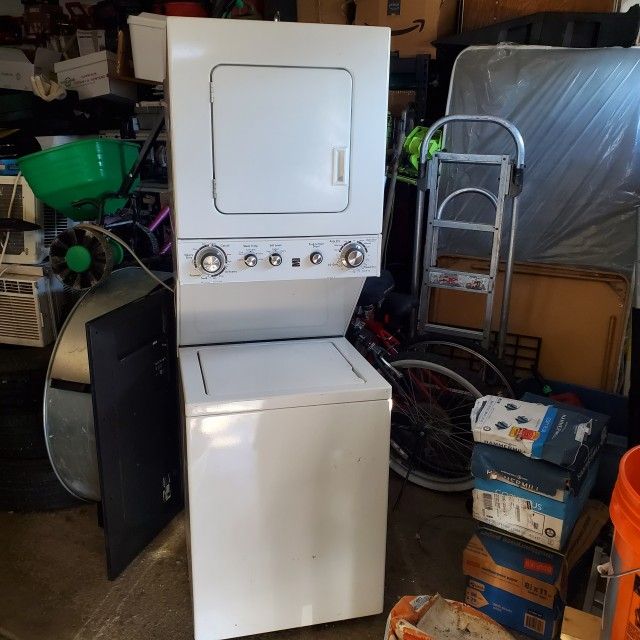 Kenmore Apartment Size Washer And Dryer In Very Good Condition