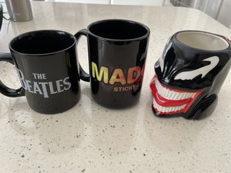 MUGS BEATLES , MADONNA , MARVEL VENOM
