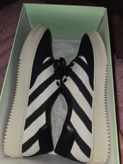 Off-White Diagonal Stripe Low-Top Sneakers - Size 8.5