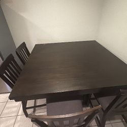 Kitchen Table & 4 Chairs 