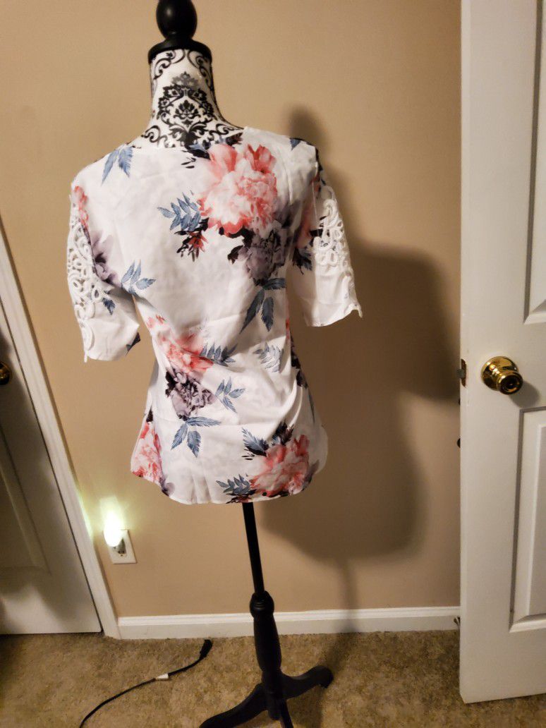 Women Floral Embroidery Casual Short Sleeve Size Small