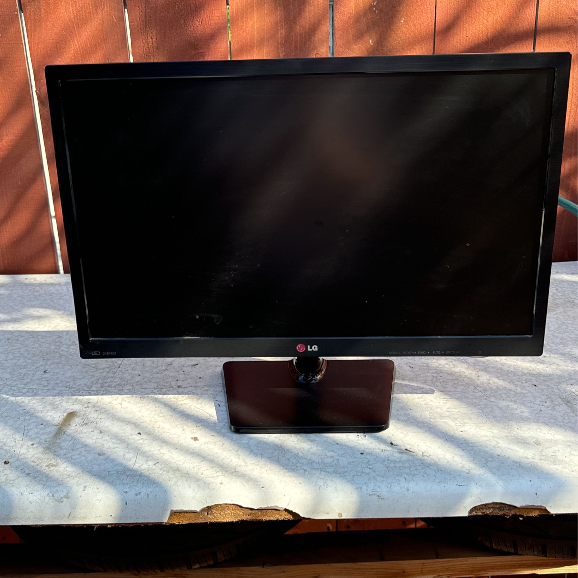 Monitor 24 Inch LG