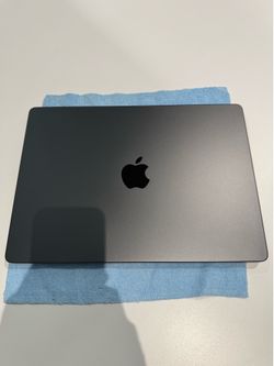 MacBook Pro 14in m4 pro chip 24gb ram 512gb hard drive (released nov 2024)