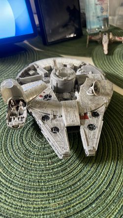 Star Wars micro galaxy sqaudron millennium Falcon