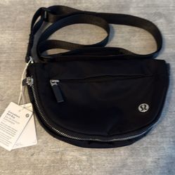Lululemon Festival Micro 2L Bag Black New