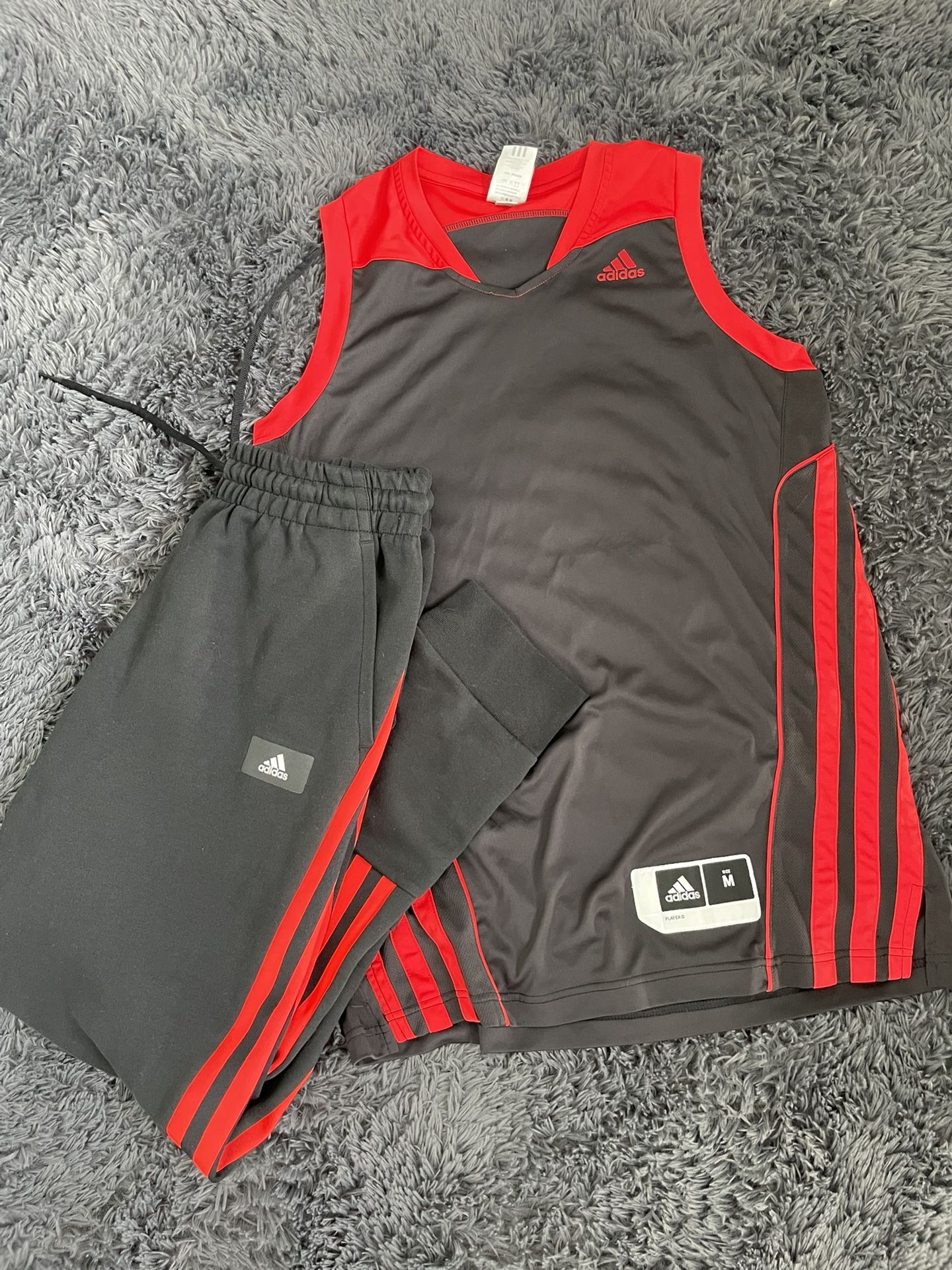 Adidas basketball jersey and sweatpants set black red | Men Medium