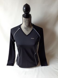 Reebok women's black v-neck long sleeve athletic tops size XL