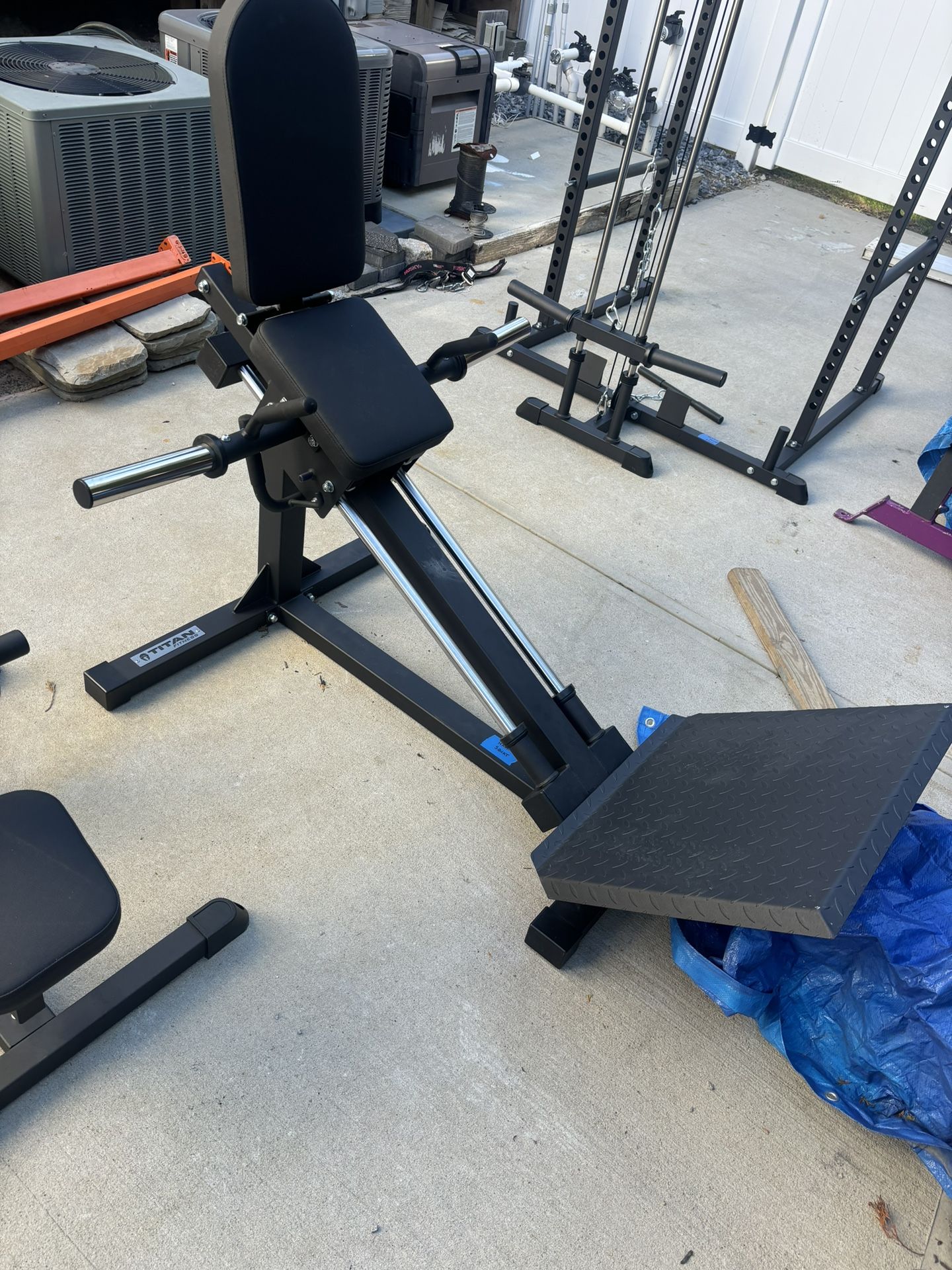 Titan Fitness Linear hack squat